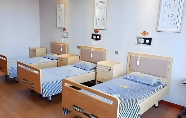 捣蛋学生：爱上丑老师